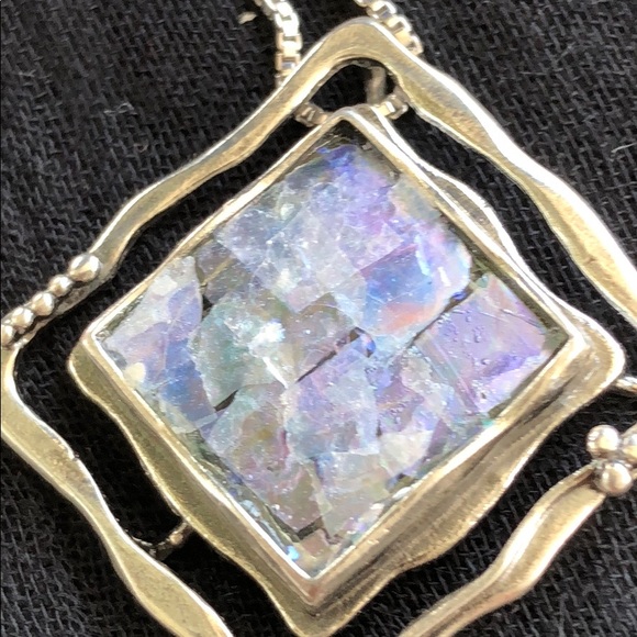 🍒Roman Glass Necklace 🍒 - Picture 5 of 6